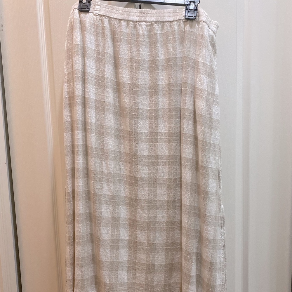 Isaac Mizrahi Plaid linen skirt cream and white